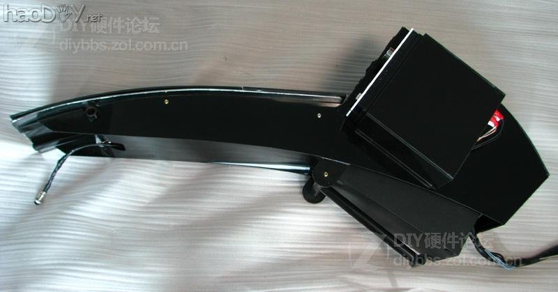 点击查看大图 晒下我260斤重的钢铁怪兽 三屏 电控变形姿态调节电脑椅