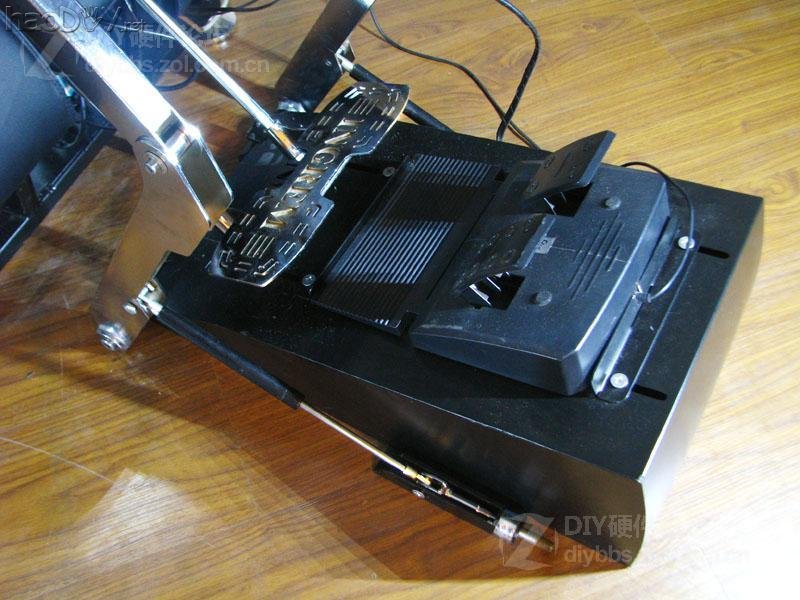 点击查看大图 晒下我260斤重的钢铁怪兽 三屏 电控变形姿态调节电脑椅