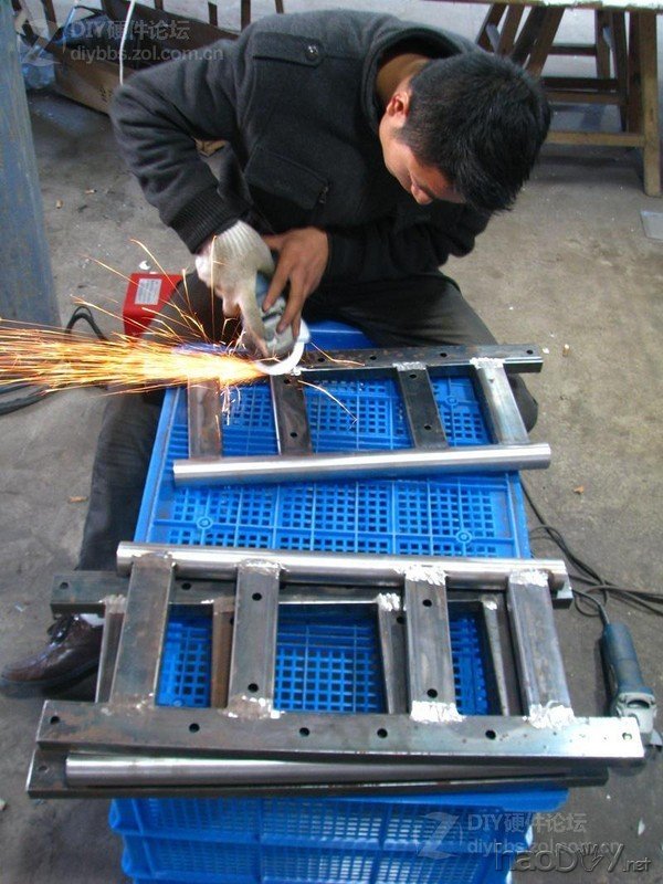 点击查看大图 晒下我260斤重的钢铁怪兽 三屏 电控变形姿态调节电脑椅