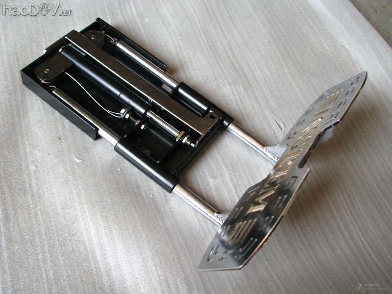 点击查看大图 晒下我260斤重的钢铁怪兽 三屏 电控变形姿态调节电脑椅