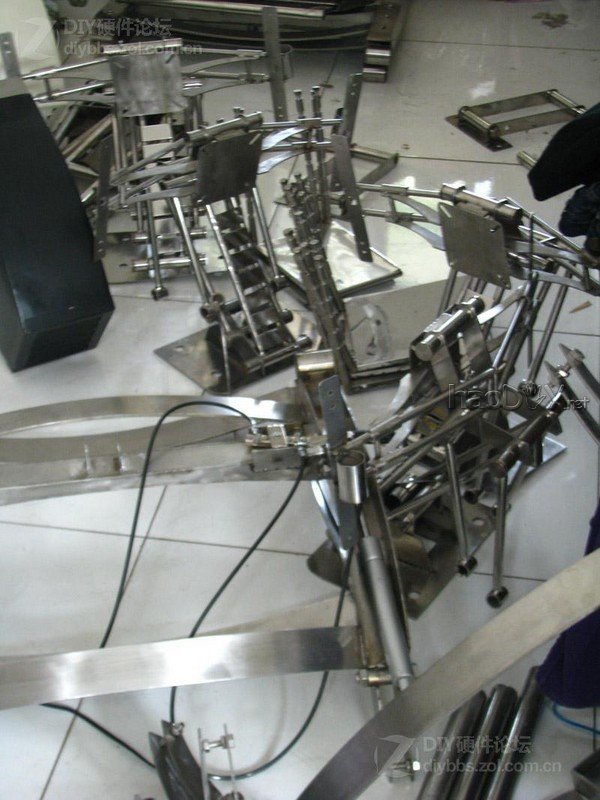 点击查看大图 晒下我260斤重的钢铁怪兽 三屏 电控变形姿态调节电脑椅