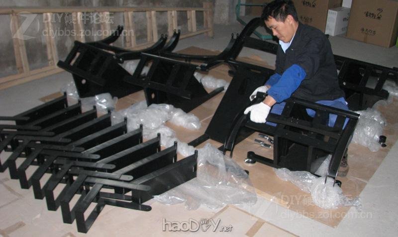 点击查看大图 晒下我260斤重的钢铁怪兽 三屏 电控变形姿态调节电脑椅