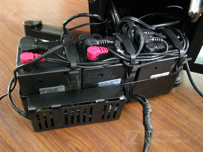 点击查看大图 晒下我260斤重的钢铁怪兽 三屏 电控变形姿态调节电脑椅