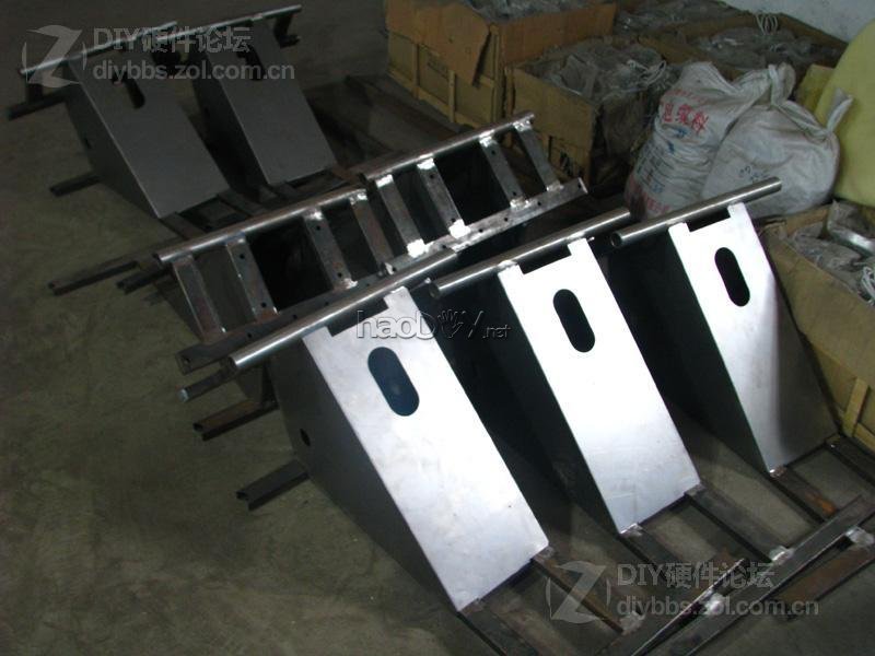 点击查看大图 晒下我260斤重的钢铁怪兽 三屏 电控变形姿态调节电脑椅