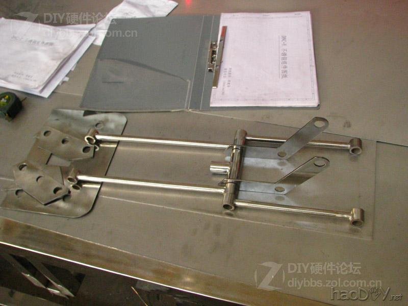 点击查看大图 晒下我260斤重的钢铁怪兽 三屏 电控变形姿态调节电脑椅