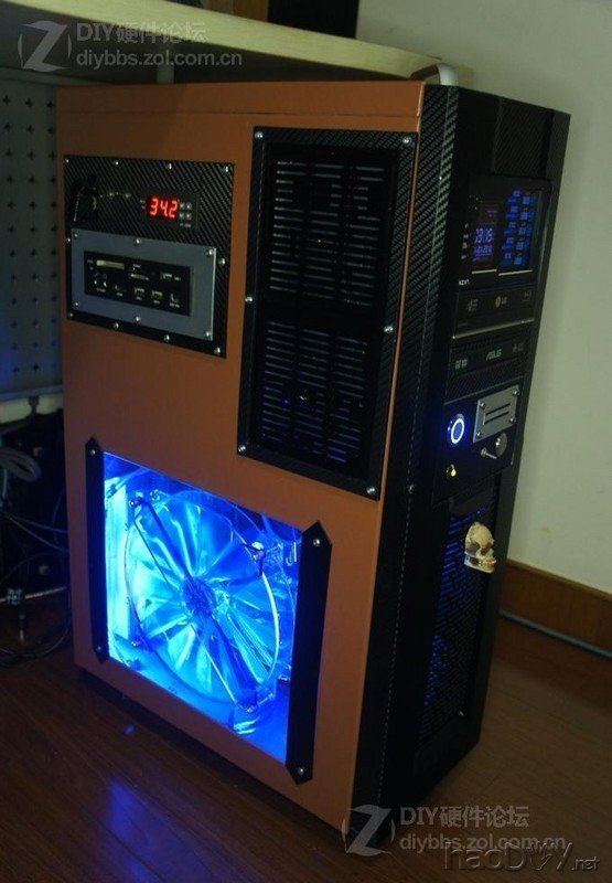 点击查看大图 复古风格 人造革贴皮电脑机箱