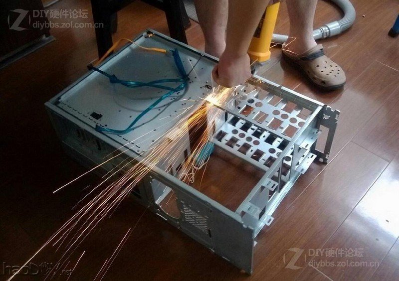 点击查看大图 复古风格 人造革贴皮电脑机箱