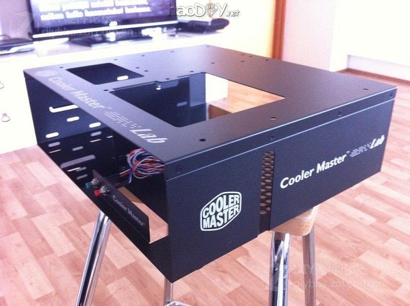 点击查看大图 红黑色的高端试验台 Test bench V2机箱改造