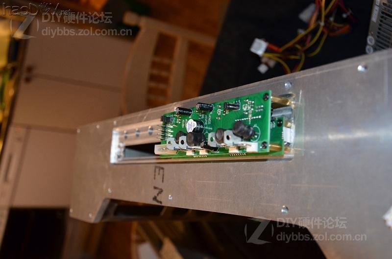 点击查看大图 红黑色的高端试验台 Test bench V2机箱改造