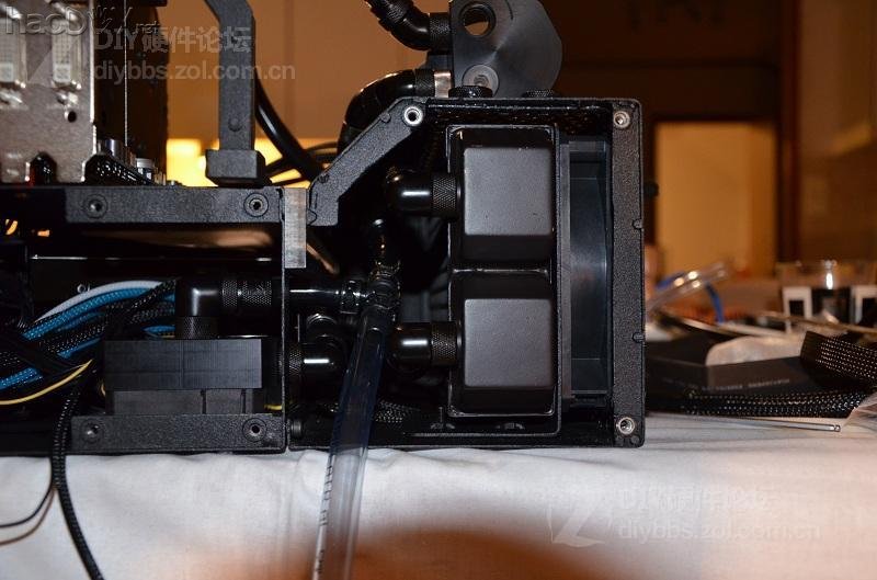 点击查看大图 红黑色的高端试验台 Test bench V2机箱改造