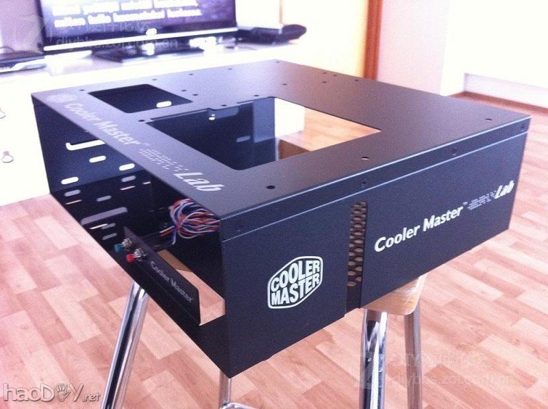 点击查看大图 红黑色的高端试验台 Test bench V2机箱改造