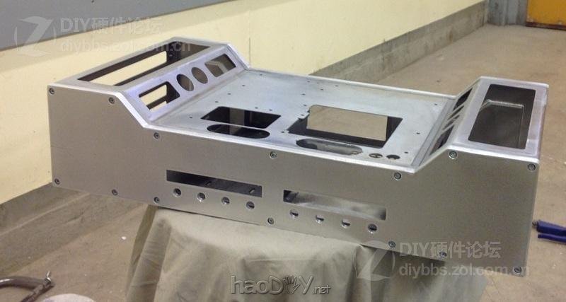 点击查看大图 红黑色的高端试验台 Test bench V2机箱改造