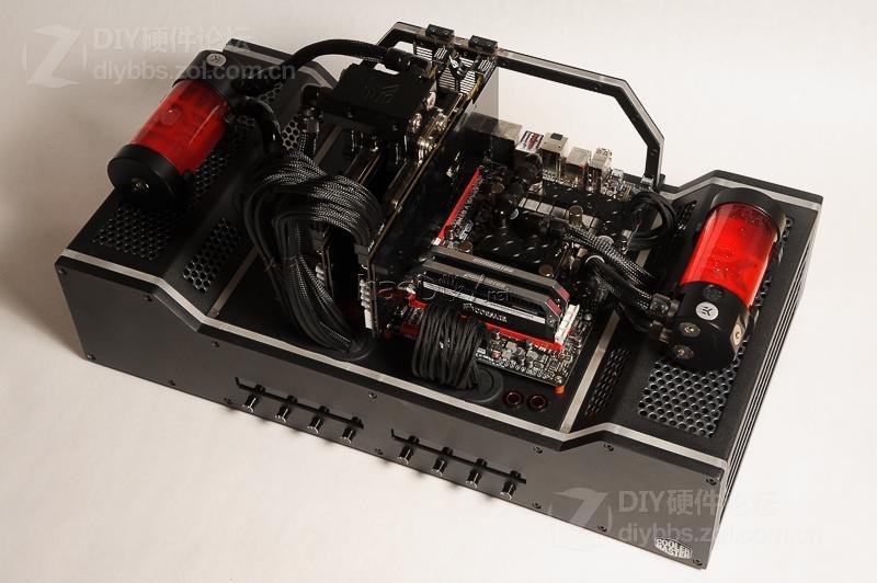 点击查看大图 红黑色的高端试验台 Test bench V2机箱改造