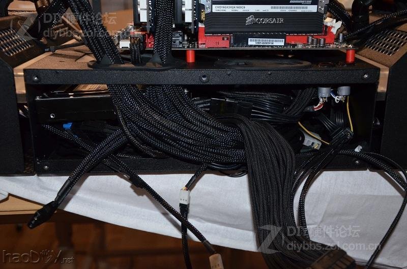 点击查看大图 红黑色的高端试验台 Test bench V2机箱改造