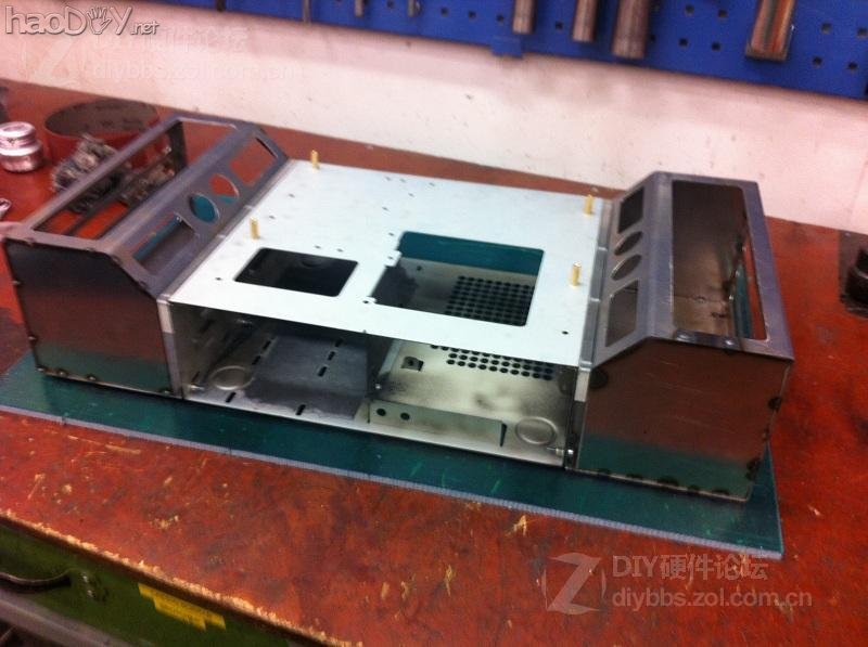 点击查看大图 红黑色的高端试验台 Test bench V2机箱改造