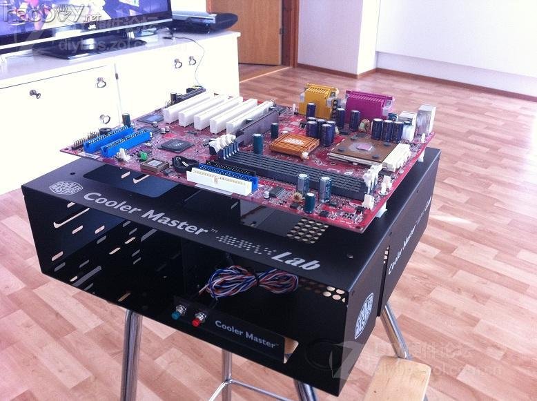 点击查看大图 红黑色的高端试验台 Test bench V2机箱改造