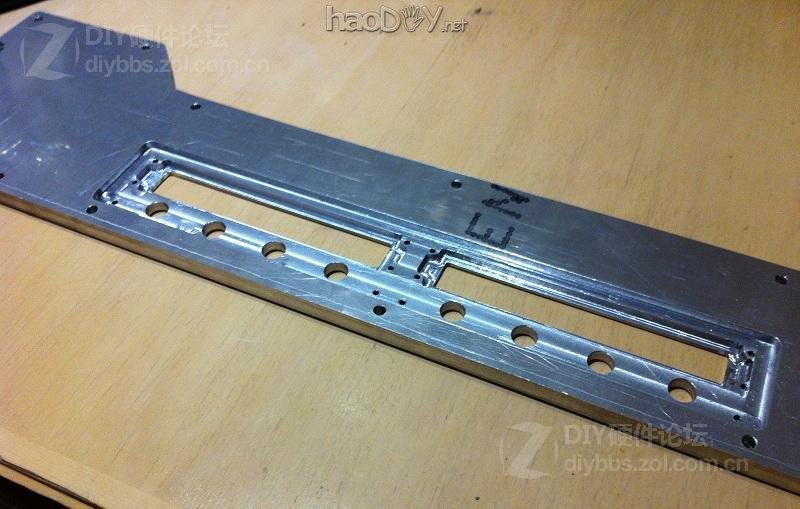 点击查看大图 红黑色的高端试验台 Test bench V2机箱改造