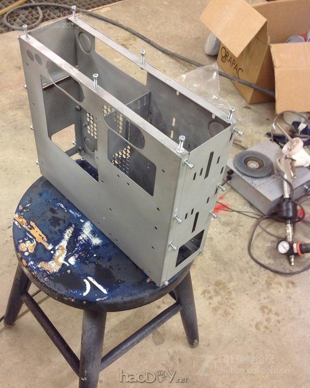 点击查看大图 红黑色的高端试验台 Test bench V2机箱改造