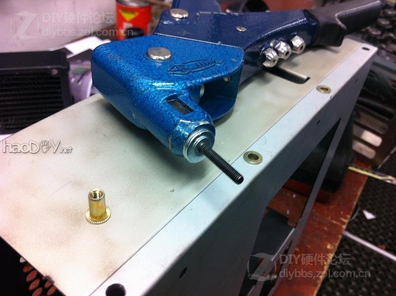 点击查看大图 红黑色的高端试验台 Test bench V2机箱改造