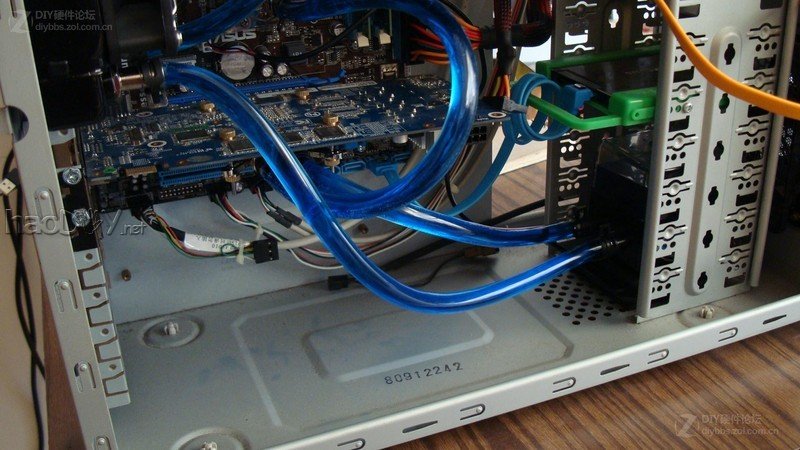 点击查看大图 屌丝也要玩显卡电脑水冷散热器