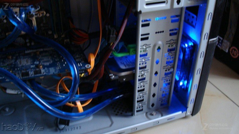 点击查看大图 屌丝也要玩显卡电脑水冷散热器