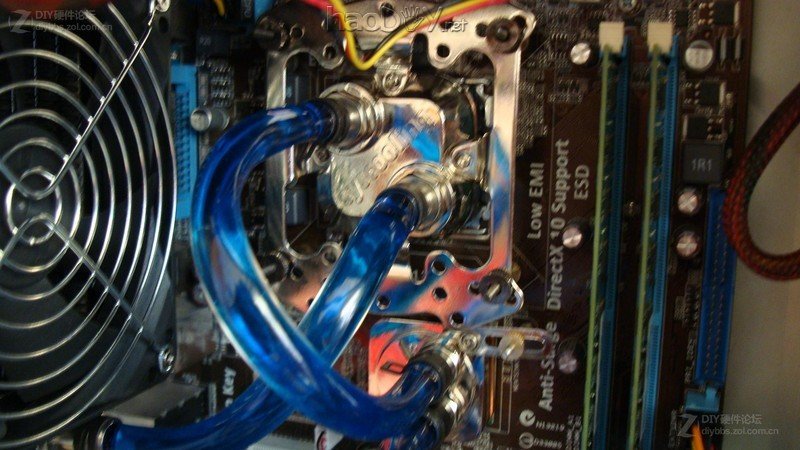 点击查看大图 屌丝也要玩显卡电脑水冷散热器