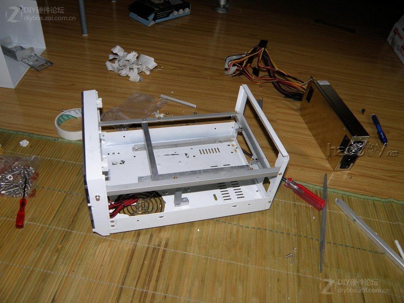 点击查看大图 经过两个月的折腾 终于整出来个能拿出手的改造电脑机箱