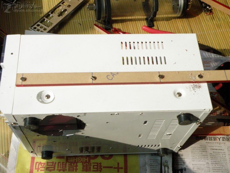 点击查看大图 经过两个月的折腾 终于整出来个能拿出手的改造电脑机箱