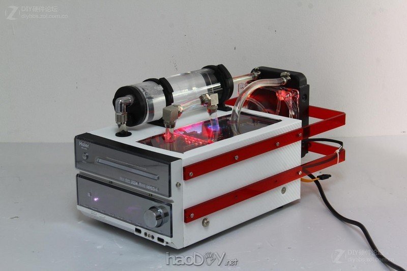 点击查看大图 经过两个月的折腾 终于整出来个能拿出手的改造电脑机箱