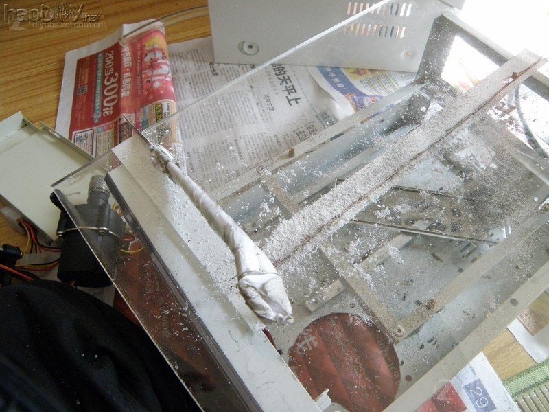 点击查看大图 经过两个月的折腾 终于整出来个能拿出手的改造电脑机箱