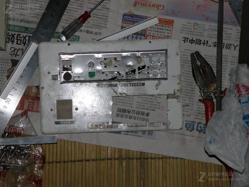 点击查看大图 经过两个月的折腾 终于整出来个能拿出手的改造电脑机箱