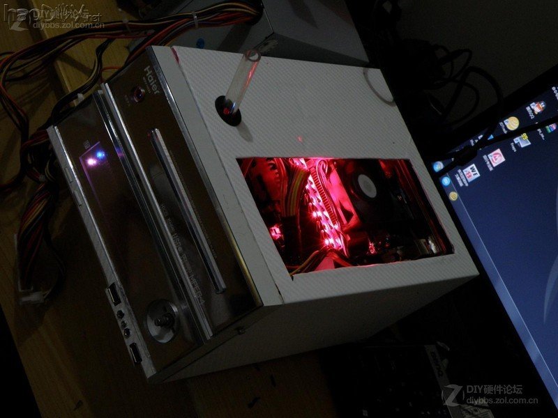 点击查看大图 经过两个月的折腾 终于整出来个能拿出手的改造电脑机箱