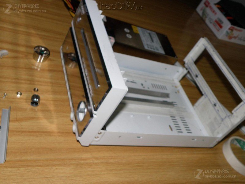 点击查看大图 经过两个月的折腾 终于整出来个能拿出手的改造电脑机箱