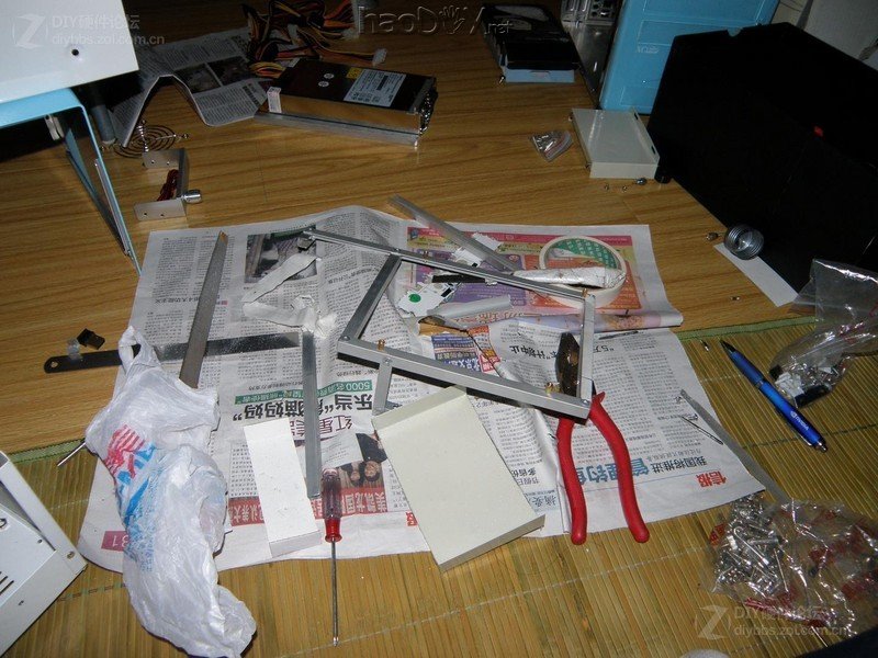 点击查看大图 经过两个月的折腾 终于整出来个能拿出手的改造电脑机箱