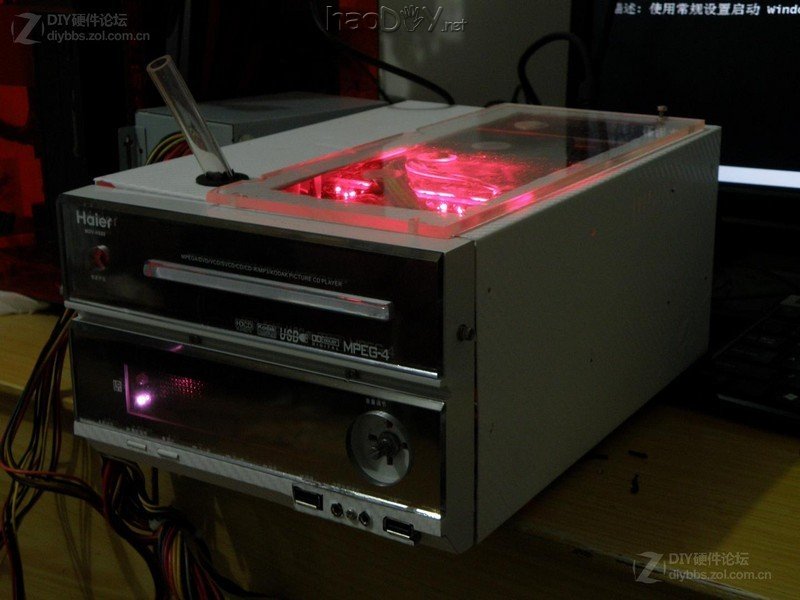 点击查看大图 经过两个月的折腾 终于整出来个能拿出手的改造电脑机箱