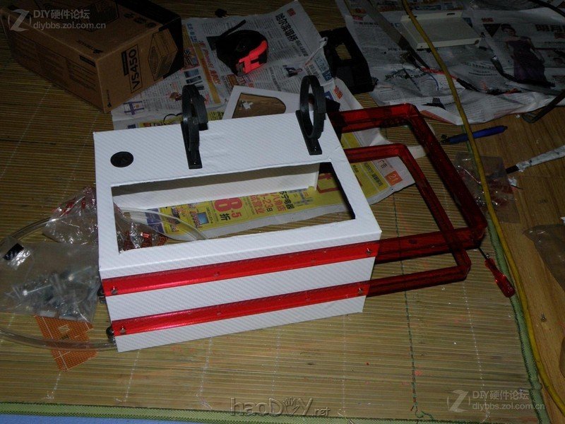 点击查看大图 经过两个月的折腾 终于整出来个能拿出手的改造电脑机箱