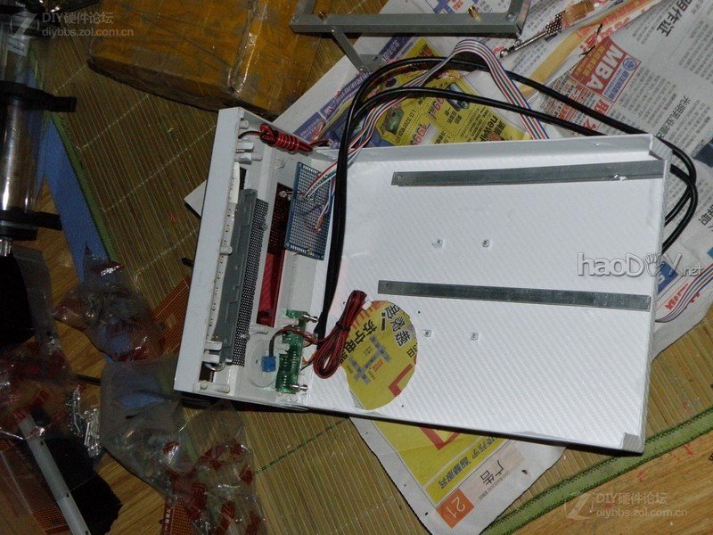 点击查看大图 经过两个月的折腾 终于整出来个能拿出手的改造电脑机箱