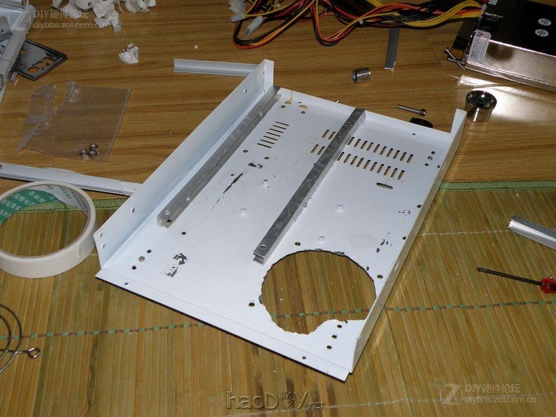 点击查看大图 经过两个月的折腾 终于整出来个能拿出手的改造电脑机箱