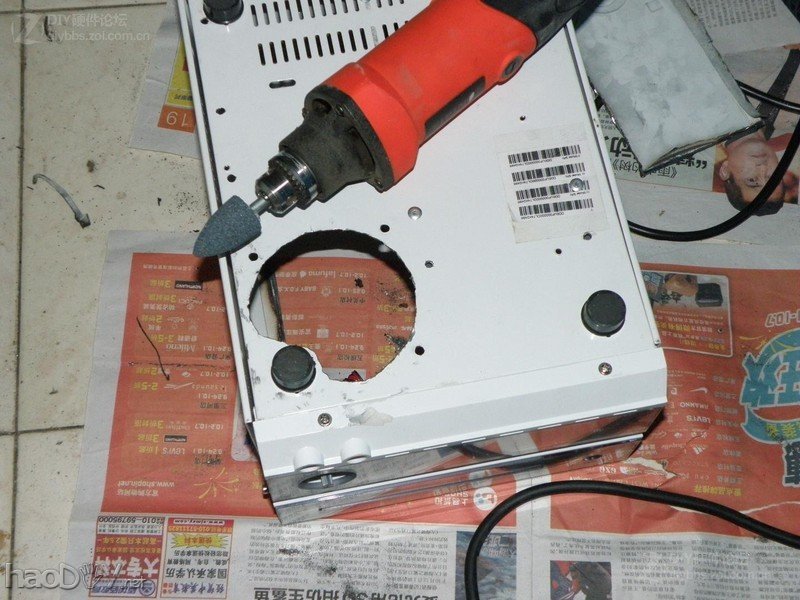 点击查看大图 经过两个月的折腾 终于整出来个能拿出手的改造电脑机箱