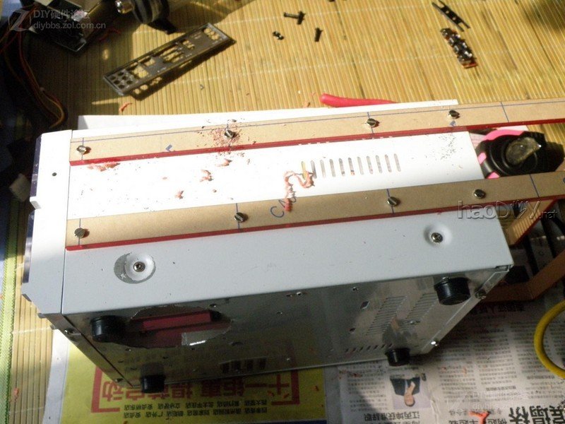 点击查看大图 经过两个月的折腾 终于整出来个能拿出手的改造电脑机箱