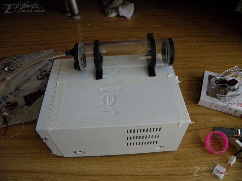 点击查看大图 经过两个月的折腾 终于整出来个能拿出手的改造电脑机箱