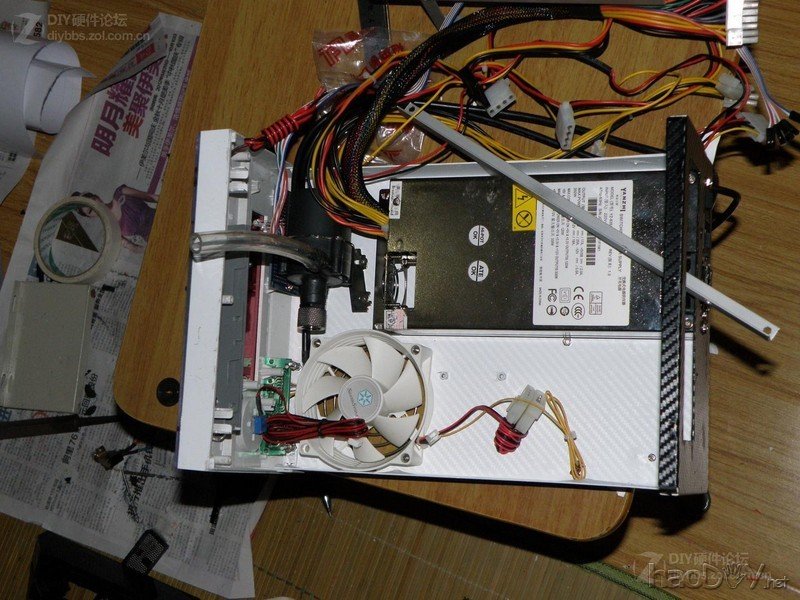 点击查看大图 经过两个月的折腾 终于整出来个能拿出手的改造电脑机箱