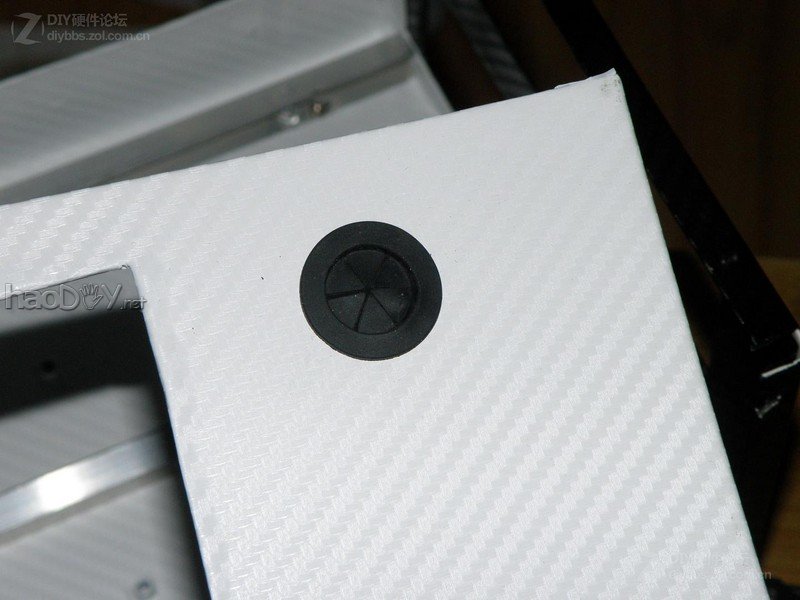 点击查看大图 经过两个月的折腾 终于整出来个能拿出手的改造电脑机箱