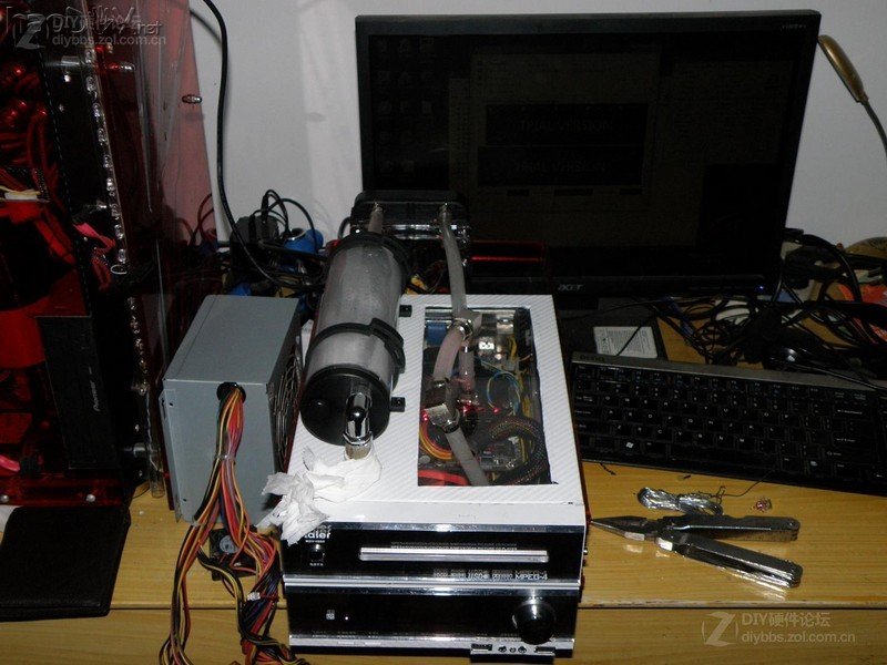 点击查看大图 经过两个月的折腾 终于整出来个能拿出手的改造电脑机箱