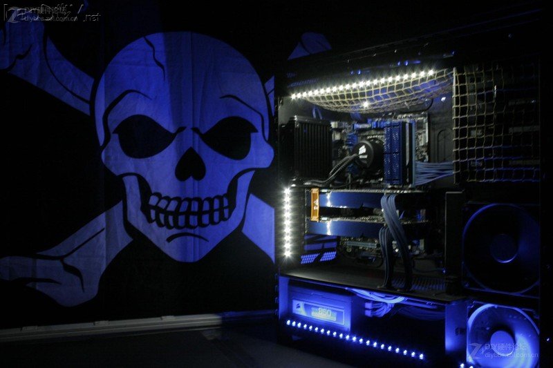 点击查看大图 蓝色复仇者,Bluebeards Revenge电脑机箱改造