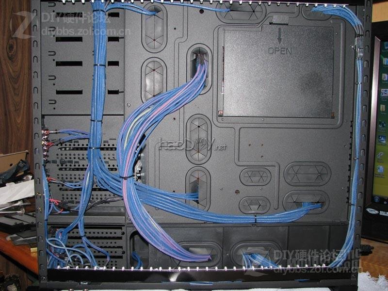 点击查看大图 蓝色复仇者,Bluebeards Revenge电脑机箱改造