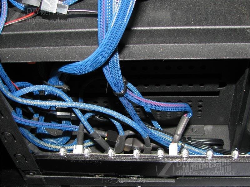 点击查看大图 蓝色复仇者,Bluebeards Revenge电脑机箱改造