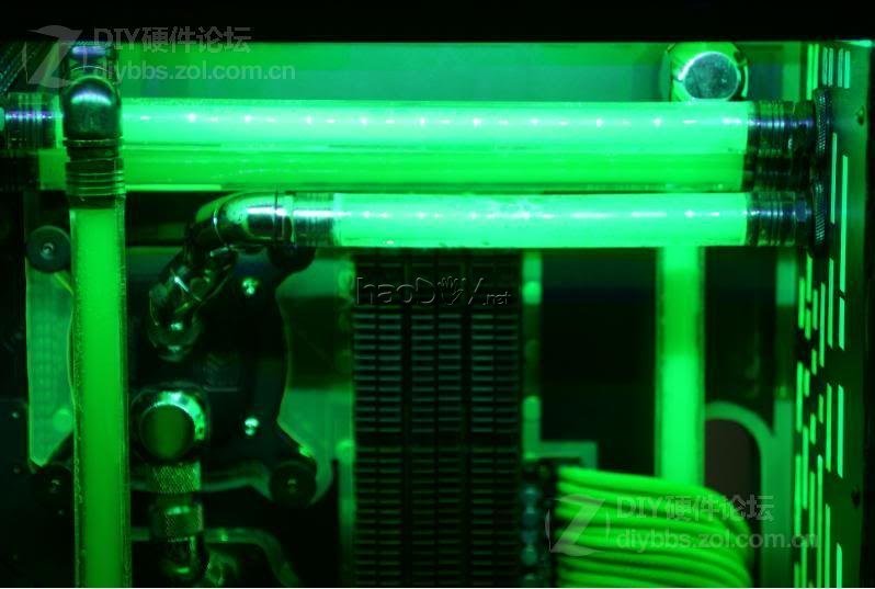点击查看大图 荷兰的CM-HAF-XL电脑机箱改装改造