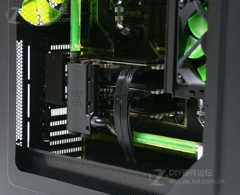 点击查看大图 荷兰的CM-HAF-XL电脑机箱改装改造