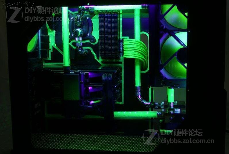 点击查看大图 荷兰的CM-HAF-XL电脑机箱改装改造
